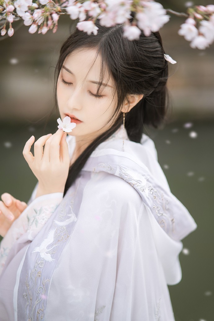 地铁也能隐私可控 · 传记